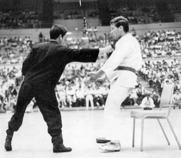 วิธีต่อยแบบ Bruce Lee - One Inch Punch หมัดหนึ่งนิ้ว